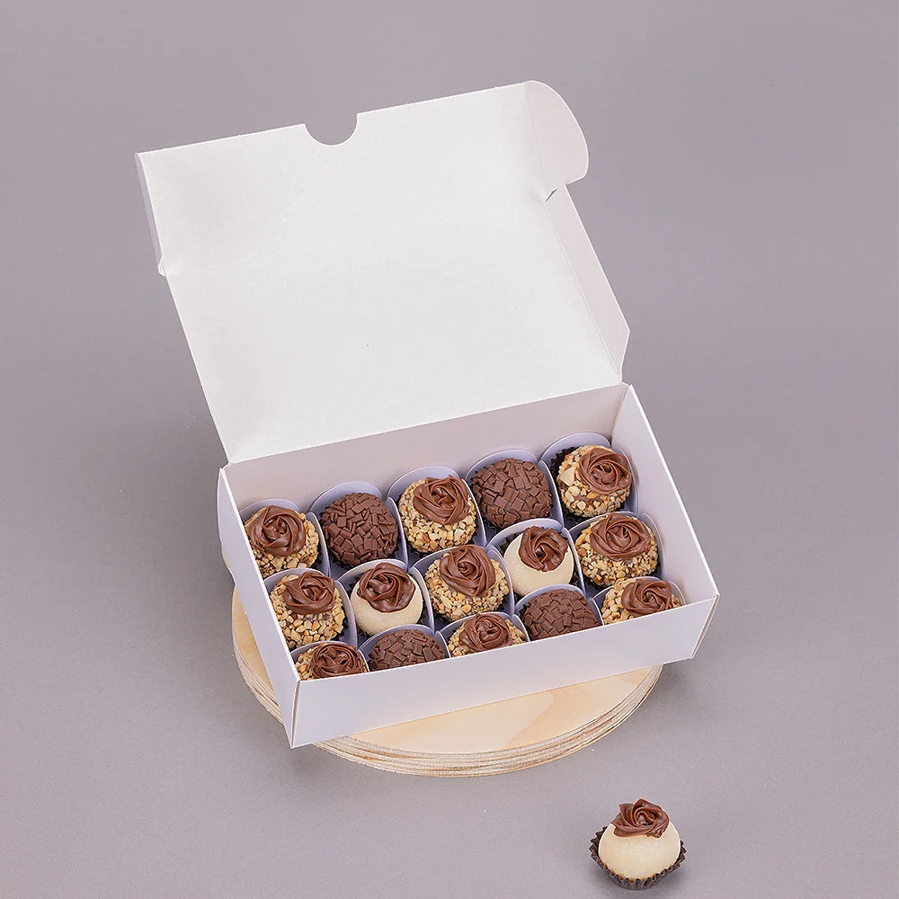 Caixa 15 Doces Branca Delivery (10 unidades)